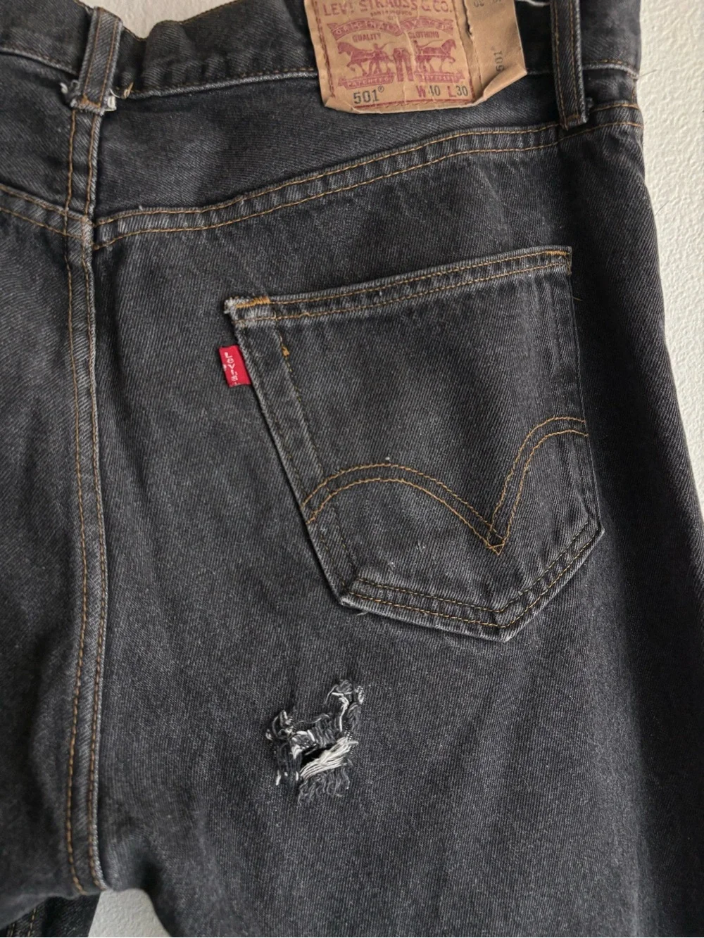 Levi’s 501 Original Straight Leg Button Fly Black Distressed Vintage 90s USA